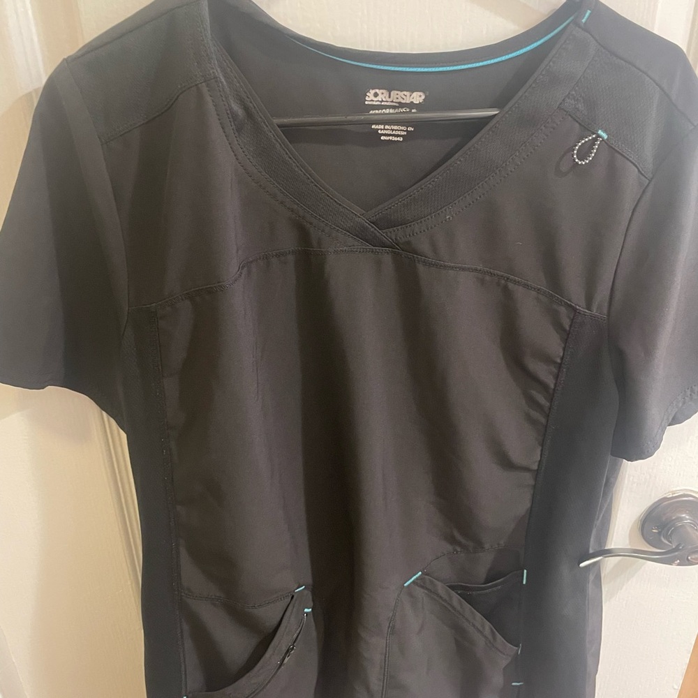 Smart Scrubs Performance Black Top